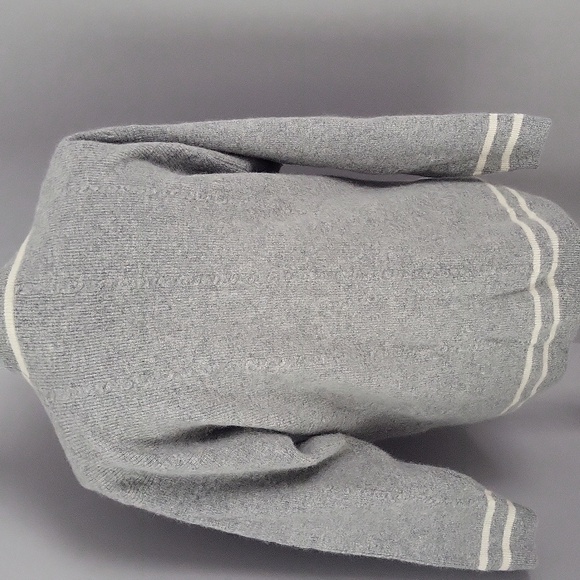 J.G. Hook Vintage Gray Lambswool  Cardigan - Picture 3 of 11